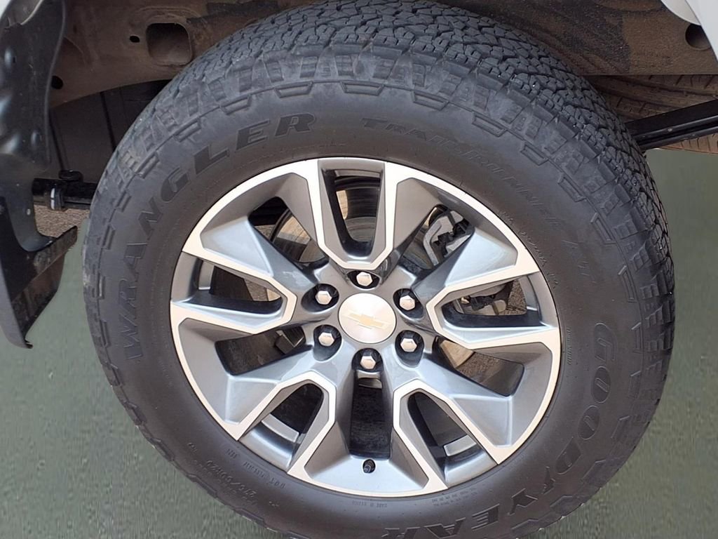 Used 2024 Chevrolet Silverado 1500 LT AWD/4WD image 27