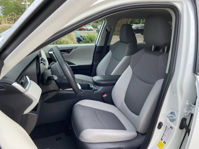 Used 2025 Toyota RAV4 XLE FWD image 18
