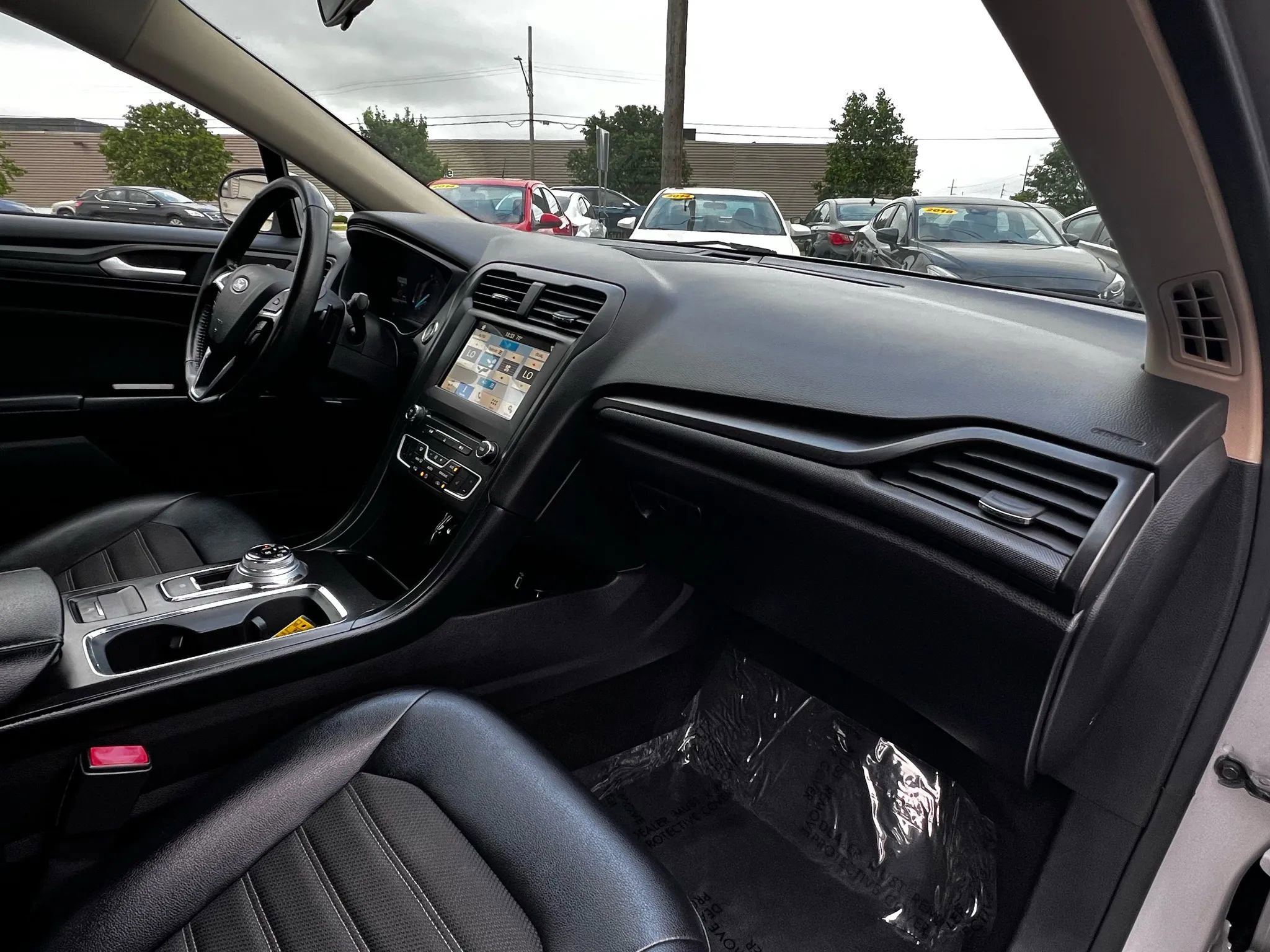 Used 2018 Ford Fusion SE w/ Equipment Group 201A image 25