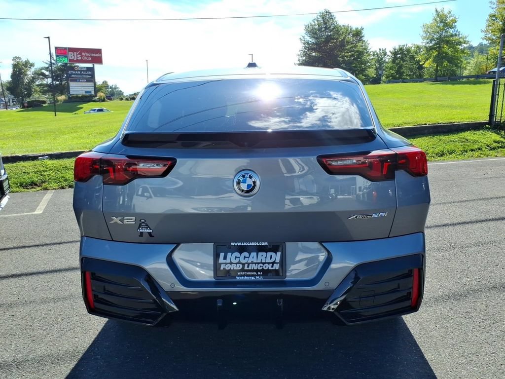 Used 2025 BMW X2 xDrive28i AWD/4WD image 5