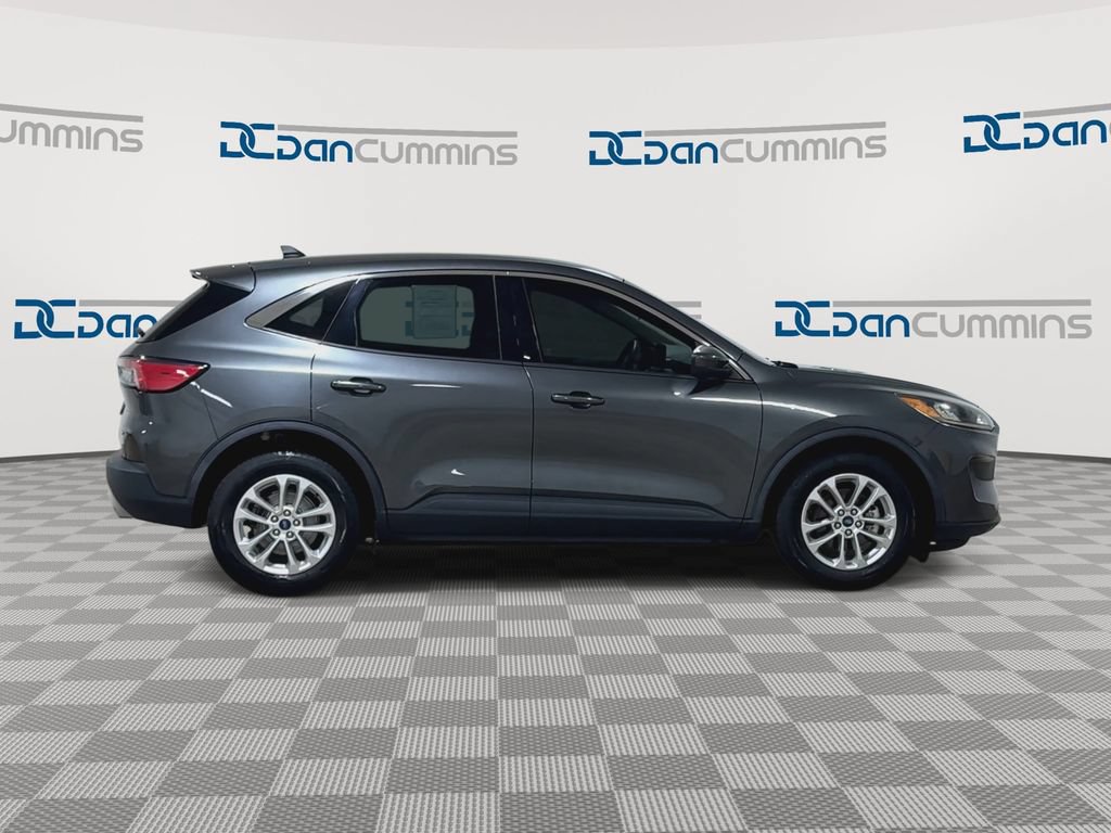 Used 2020 Ford Escape SE FWD image 2