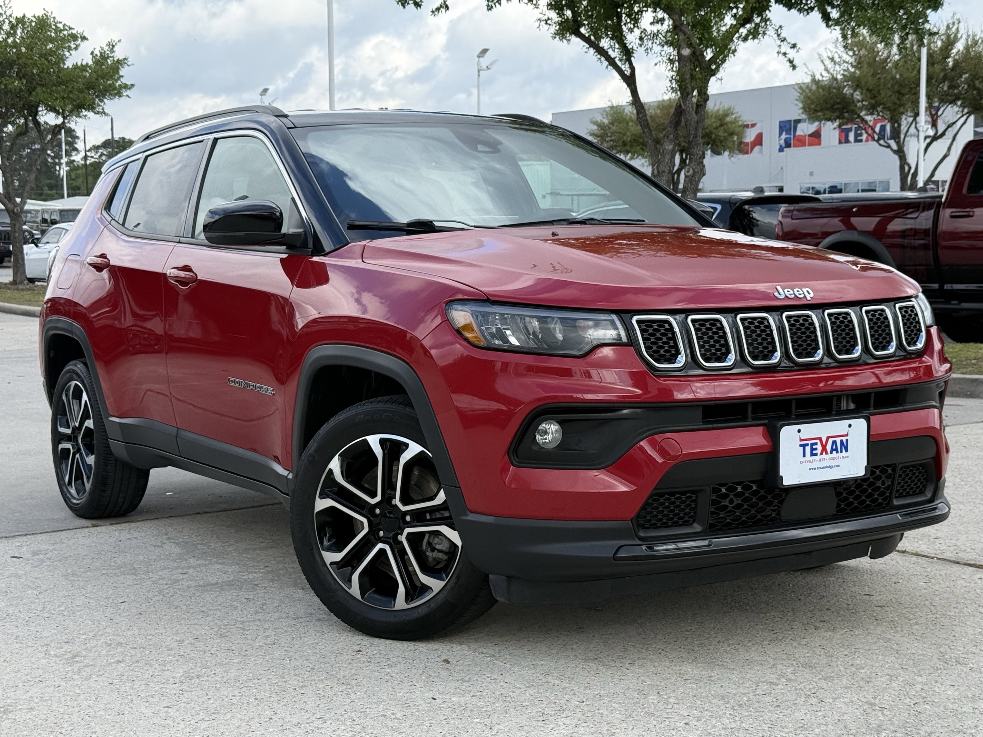 Used 2023 Jeep Compass Limited image 2