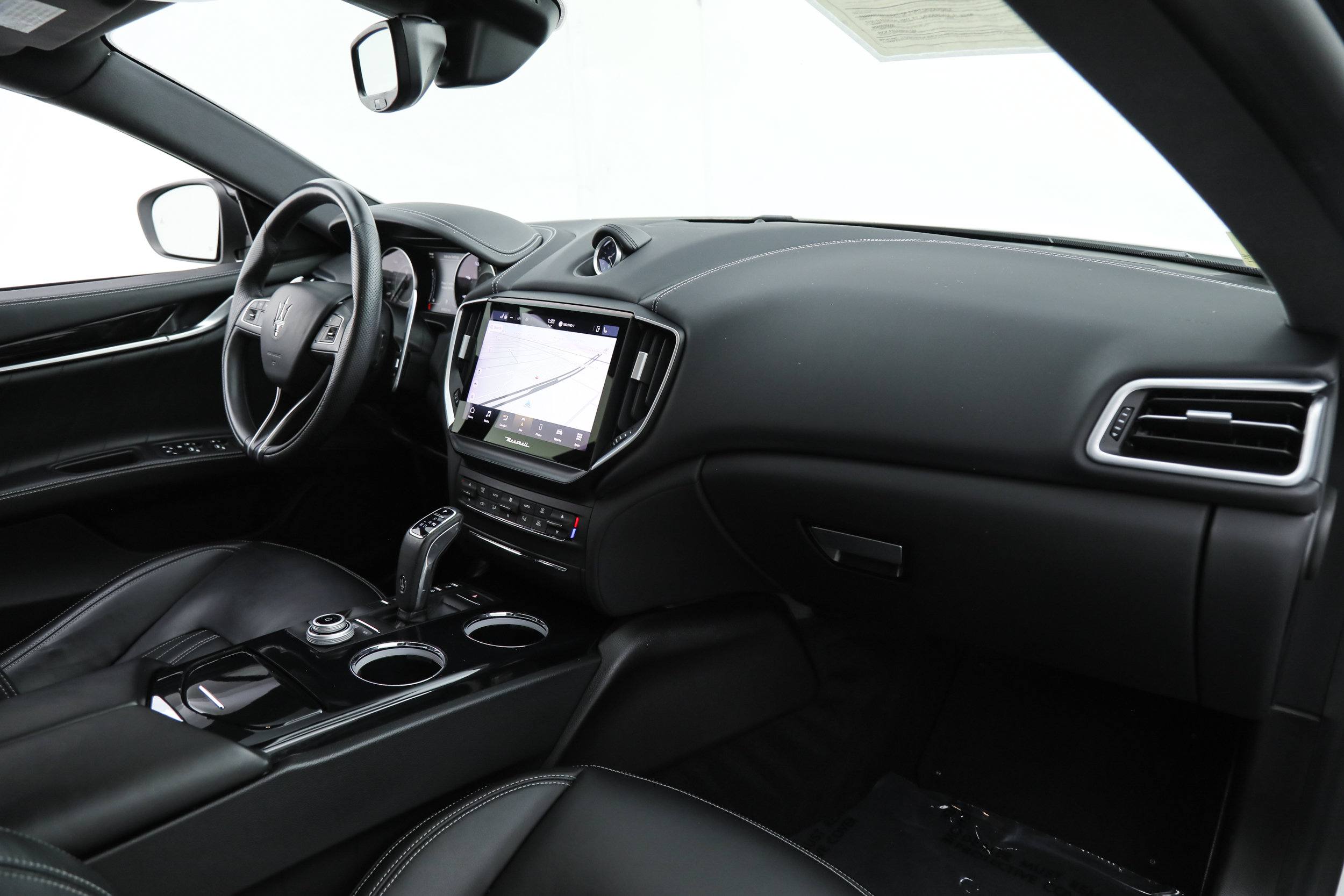 Certified 2023 Maserati Ghibli Modena RWD image 11
