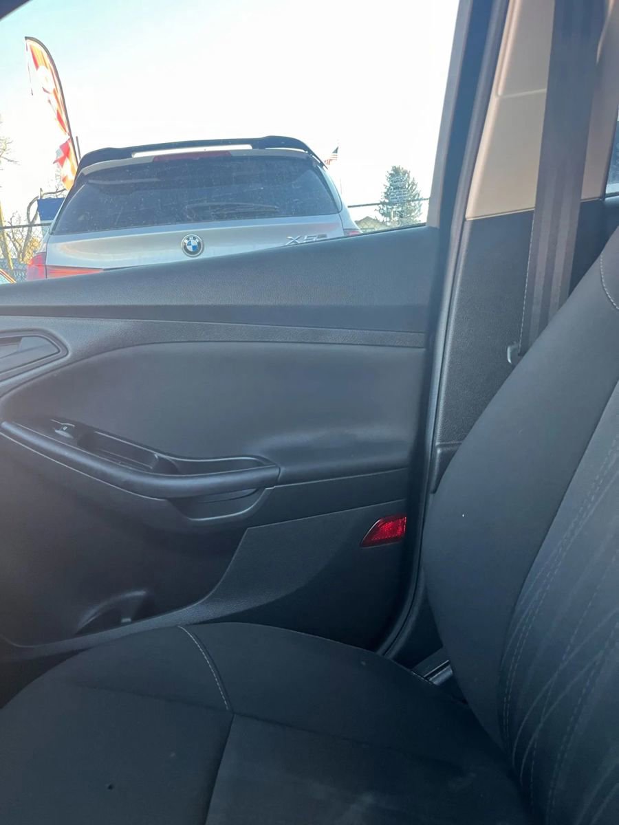 Used 2018 Ford Focus S image 38