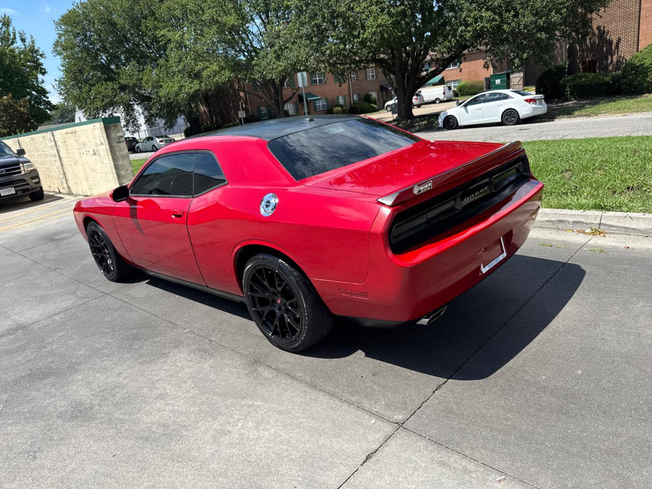 Used 2012 Dodge Challenger SXT Plus RWD image 9
