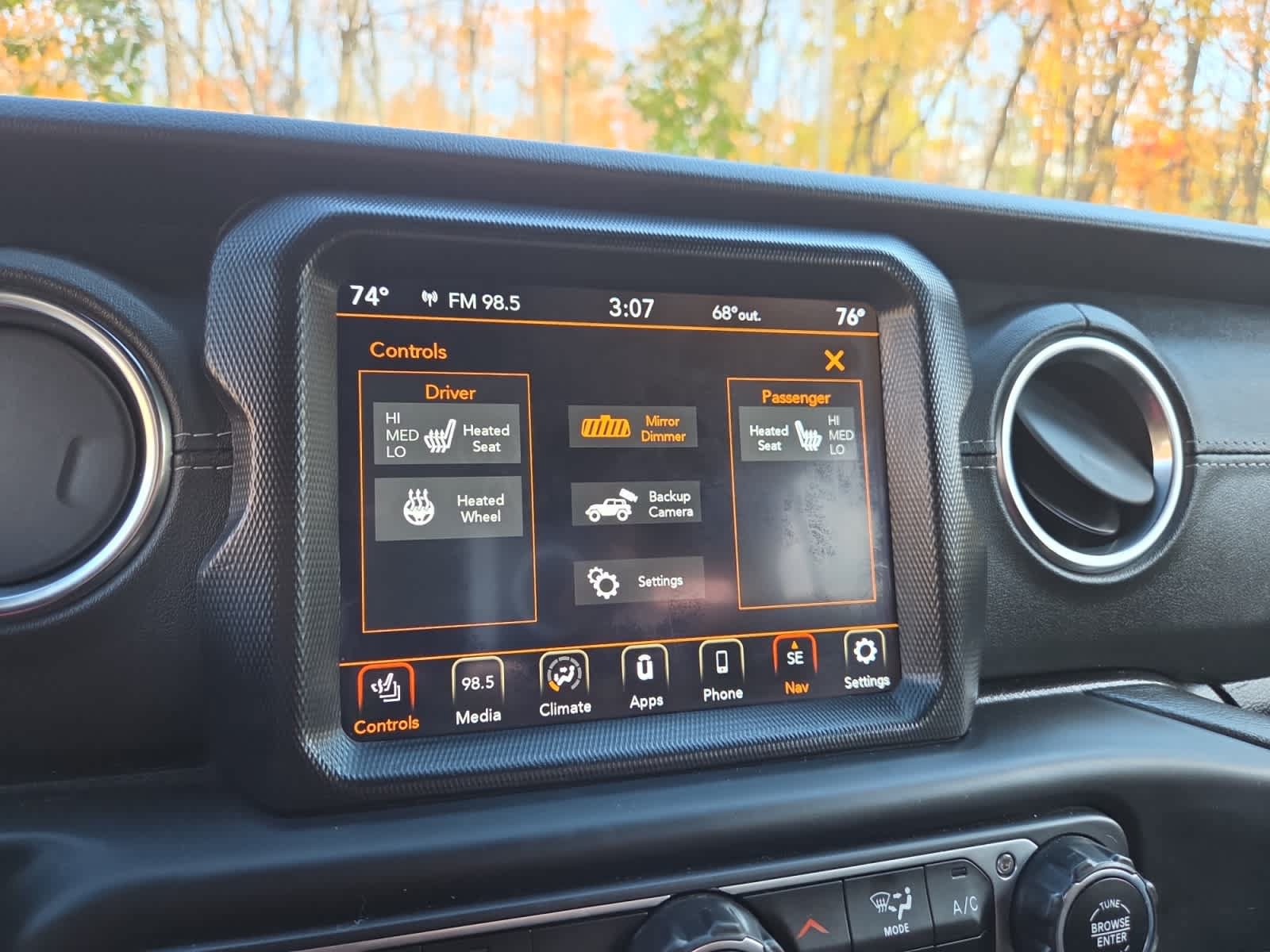 Used 2021 Jeep Wrangler Unlimited Sahara w/ Dual Top Group AWD/4WD image 23