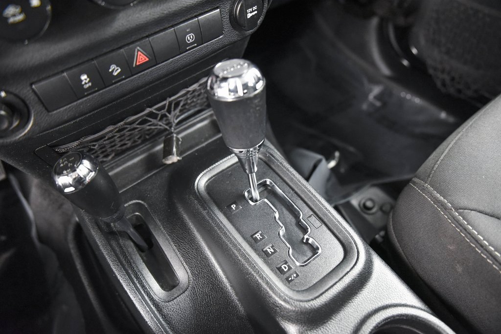 Used 2018 Jeep Wrangler Unlimited Sahara image 20