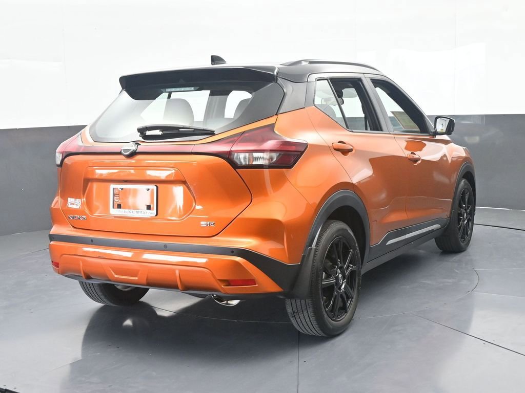 Used 2023 Nissan Kicks SR w/ SR Premium Package FWD image 5