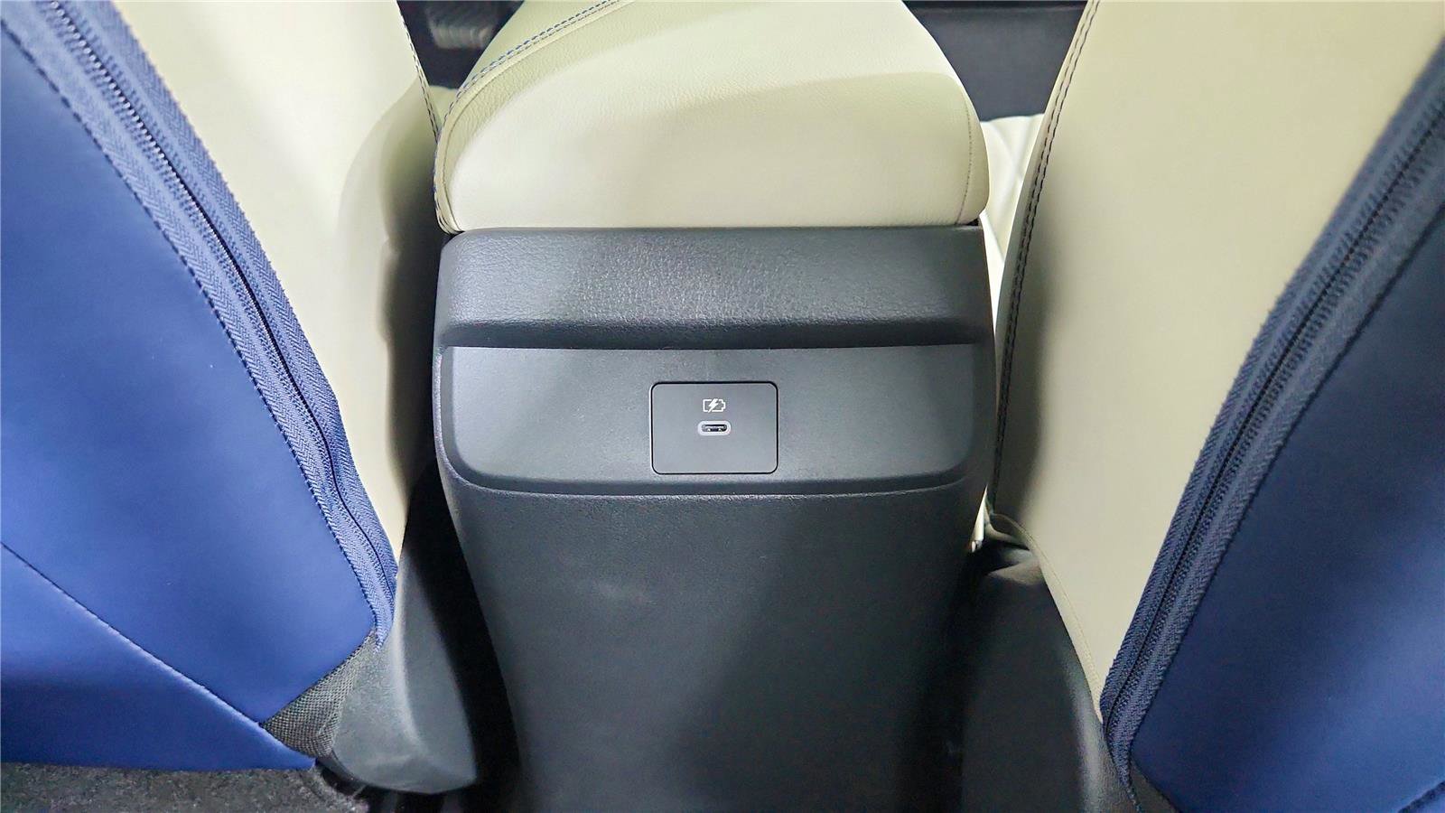 New 2026 Nissan Sentra SL w/ Floor Mat Package FWD image 35