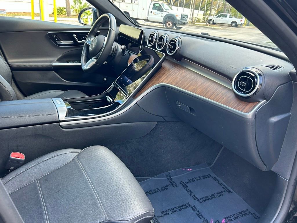 Used 2025 Mercedes-Benz C 300 Sedan image 33