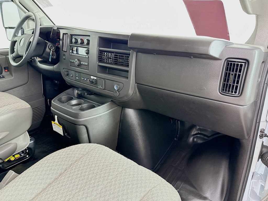 New 2025 GMC Savana 3500 w/ Power Convenience Package RWD image 28