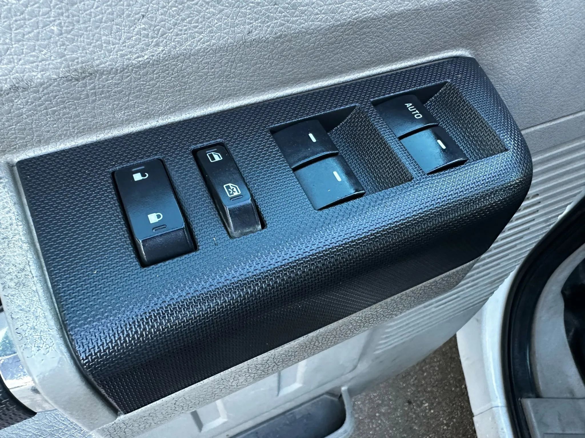 Used 2010 Ford F250 XL image 9