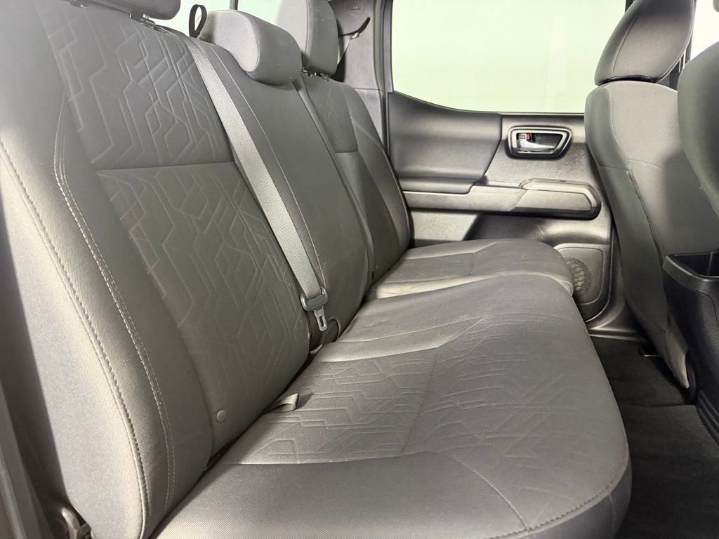 Used 2018 Toyota Tacoma TRD Sport AWD/4WD image 27