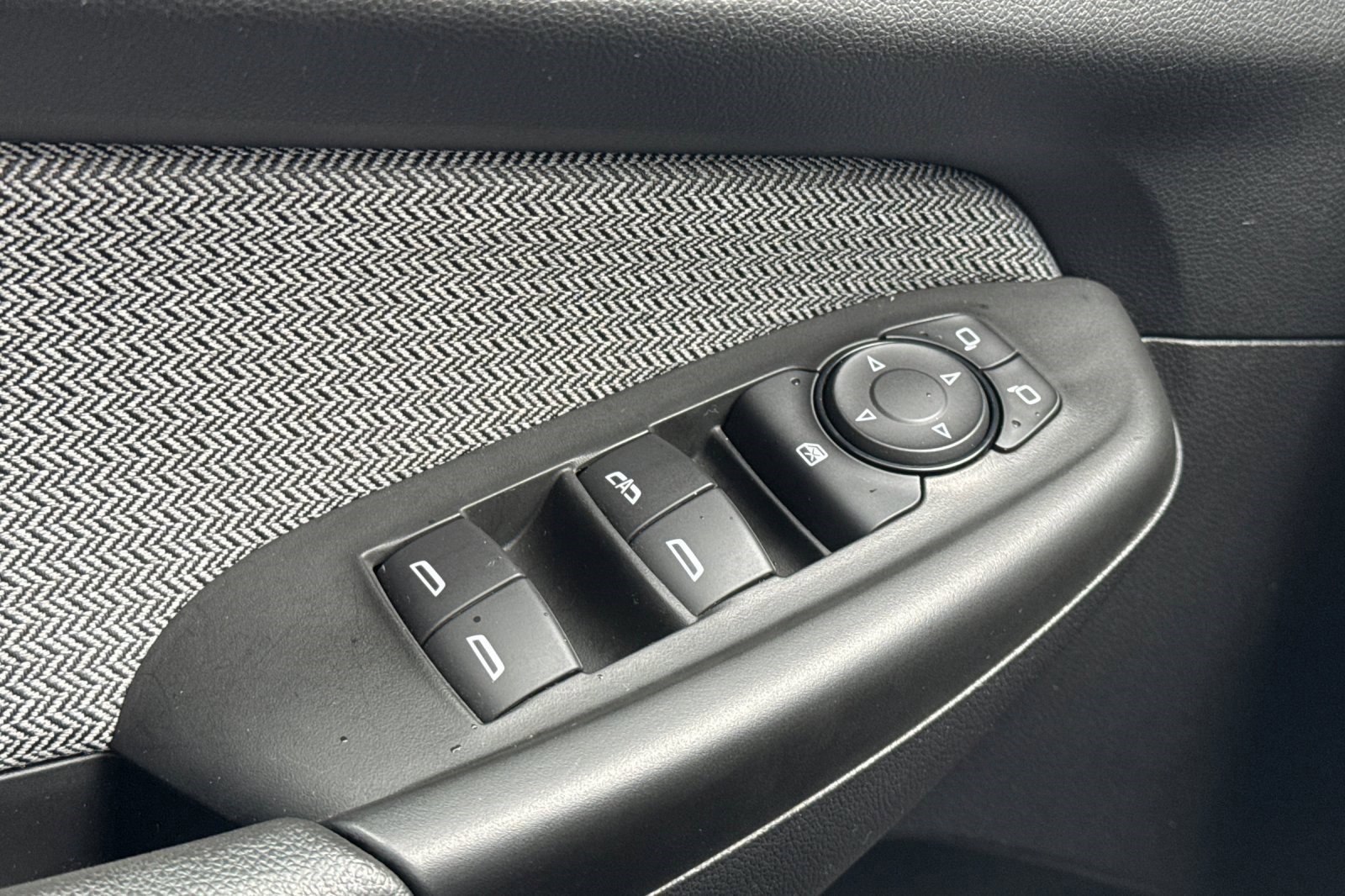 Used 2025 Chevrolet TrailBlazer LT image 13