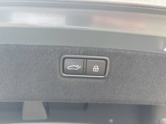 Used 2018 Genesis G80 3.3T Sport AWD/4WD image 37