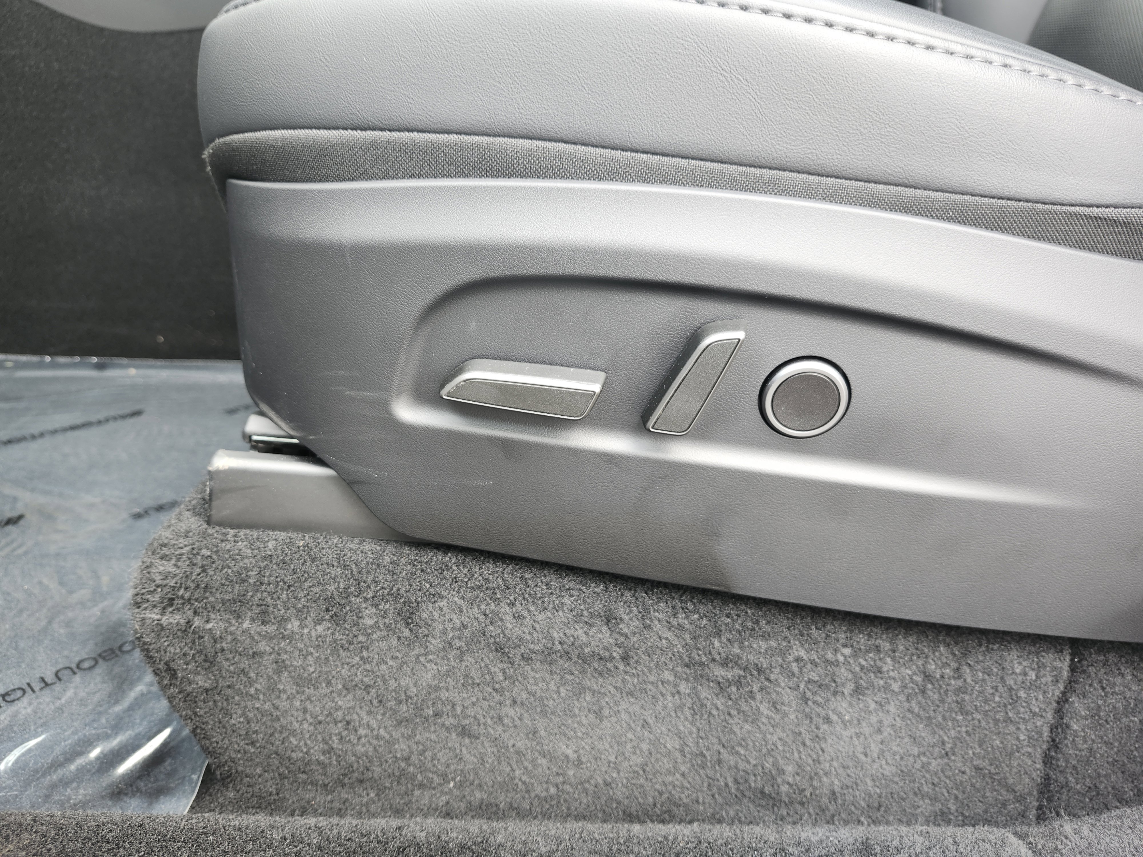 Used 2026 Tesla Model Y AWD image 25