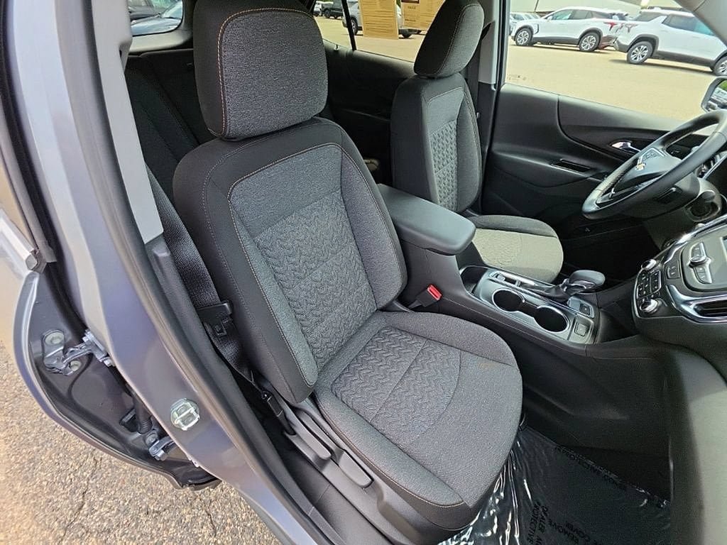 Used 2023 Chevrolet Equinox LT AWD/4WD image 33