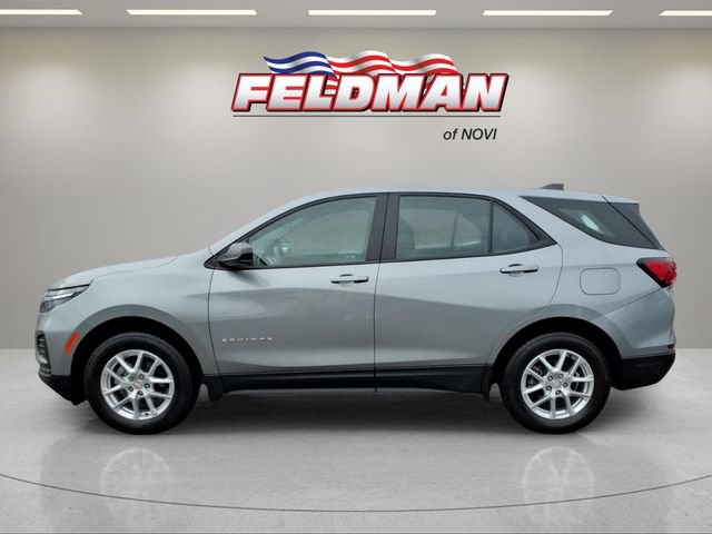 Used 2024 Chevrolet Equinox LS AWD/4WD image 2
