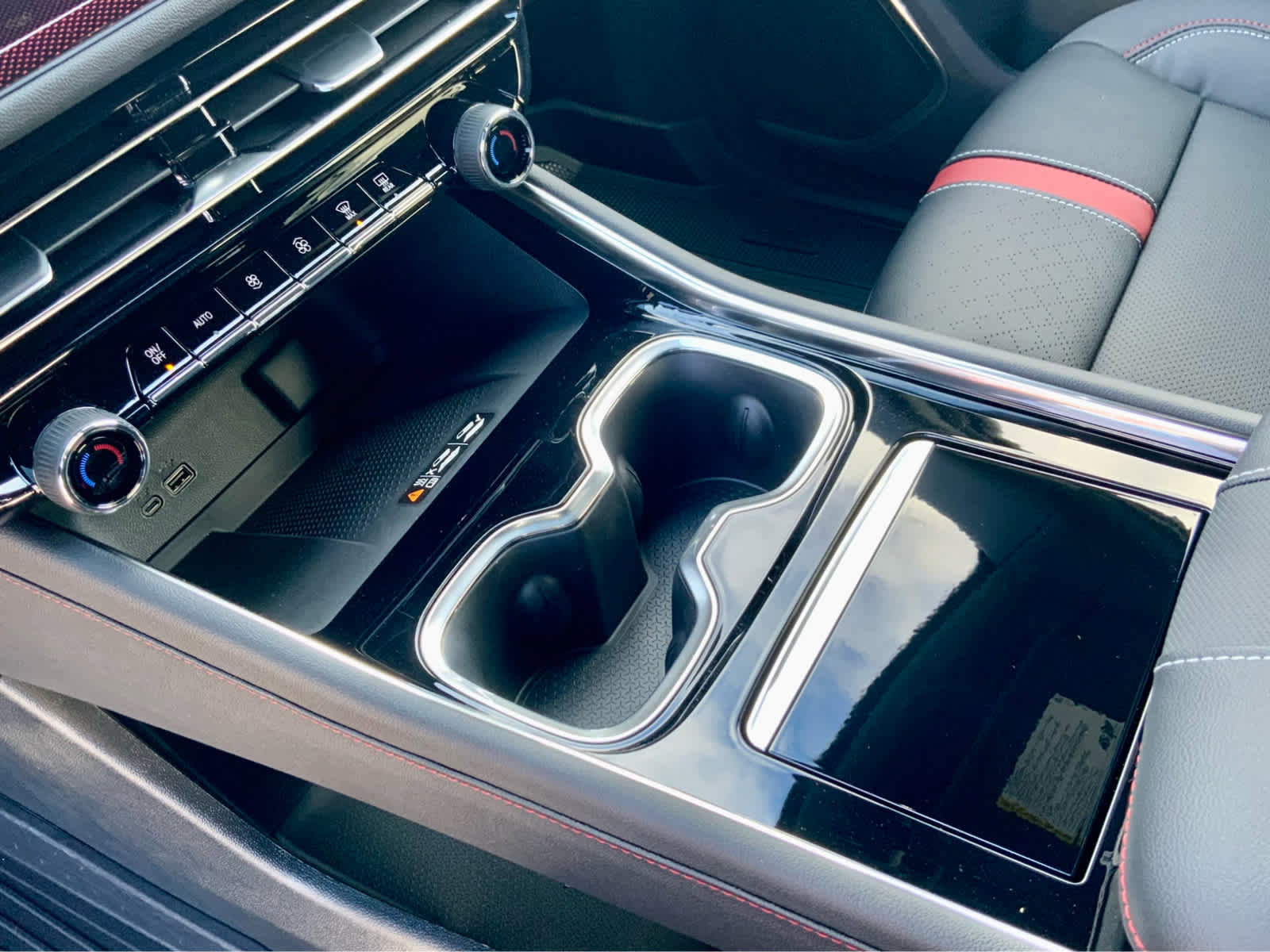 New 2026 Chevrolet Traverse RS w/ LPO, Floor Liner Package image 49