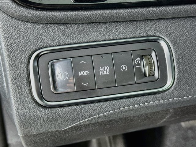 Used 2025 Buick Enclave Preferred FWD image 10