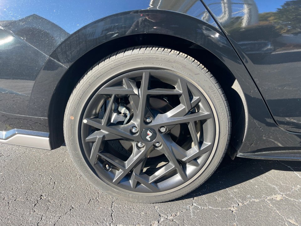 Certified 2025 Hyundai Elantra N Line image 23