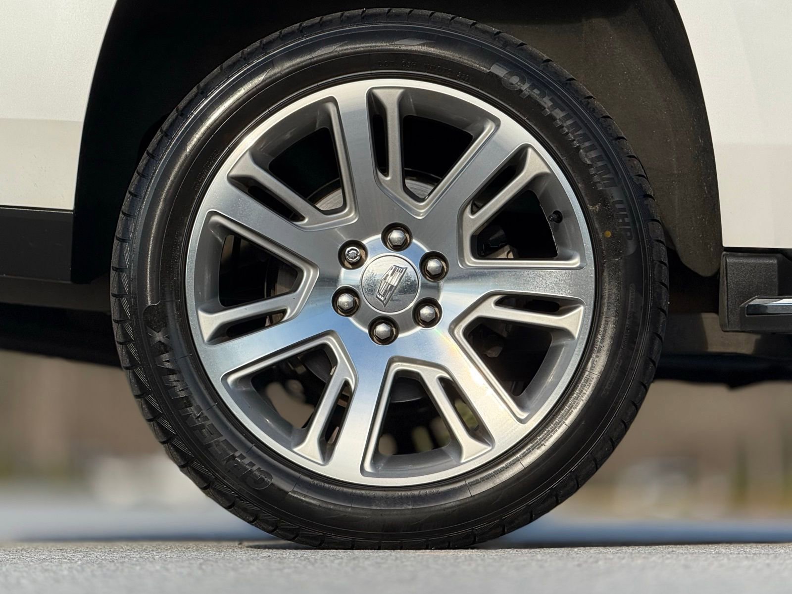 Used 2016 Cadillac Escalade Luxury image 19