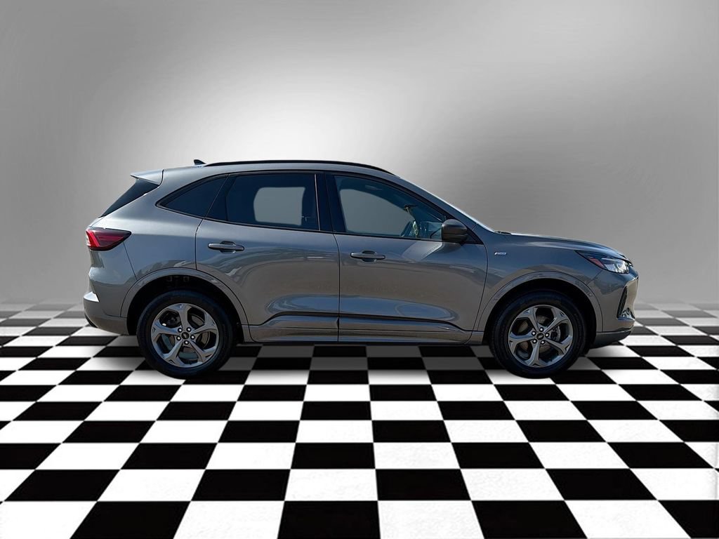 Used 2024 Ford Escape ST-Line w/ Tech Pack #1 AWD/4WD image 5