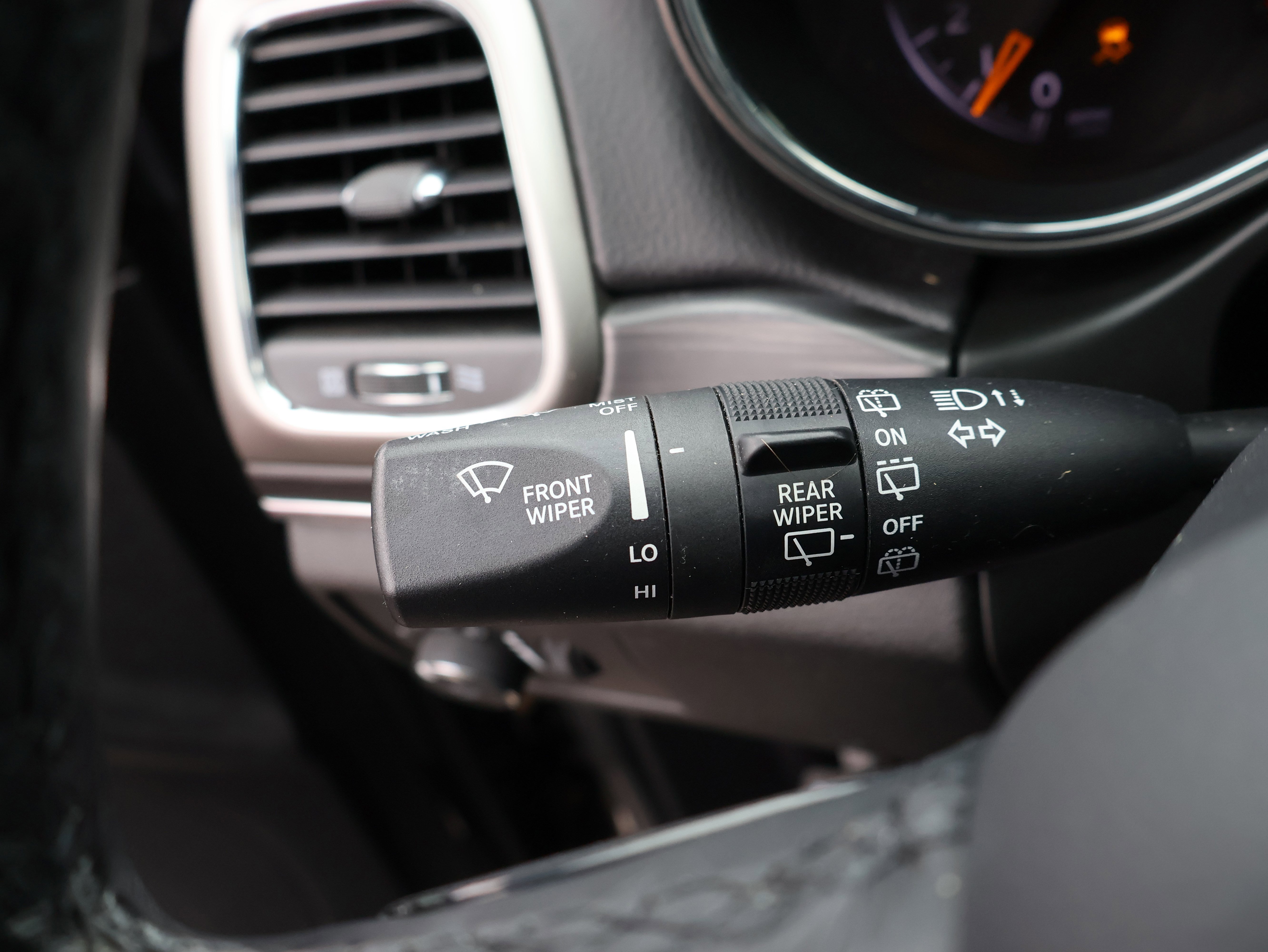 Used 2021 Jeep Grand Cherokee Limited w/ Luxury Group II image 36