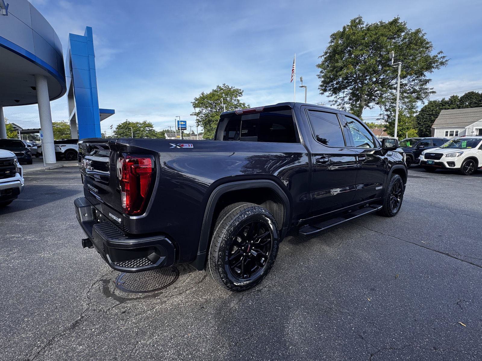 Certified 2023 GMC Sierra 1500 Elevation w/ Elevation Premium Package AWD/4WD image 5