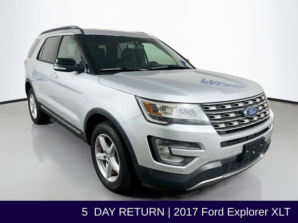 Used 2017 Ford Explorer XLT w/ Equipment Group 202A AWD/4WD image 1