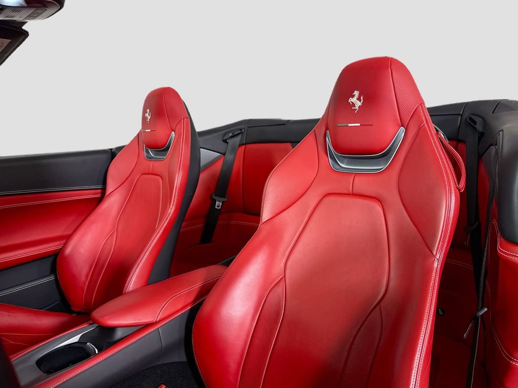 Used 2020 Ferrari Portofino RWD image 25