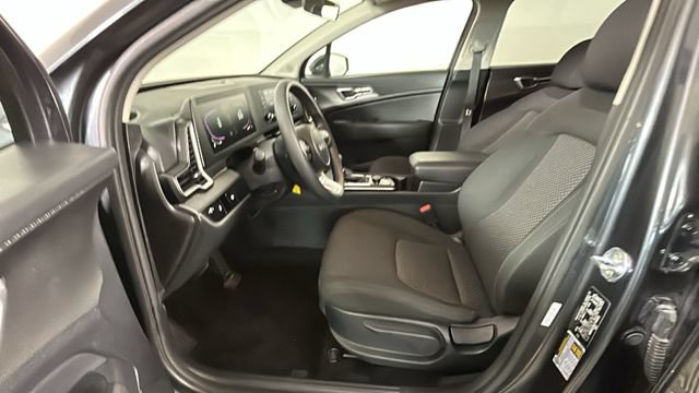 Used 2025 Kia Sportage LX AWD/4WD image 11