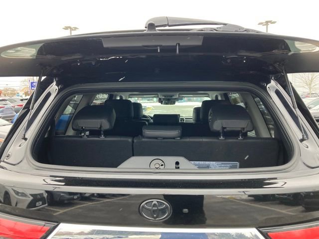 Used 2024 Toyota Sequoia Limited image 5