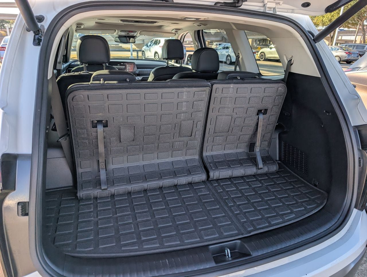 Used 2025 Kia Telluride EX w/ EX Captain's Chair Package FWD image 28