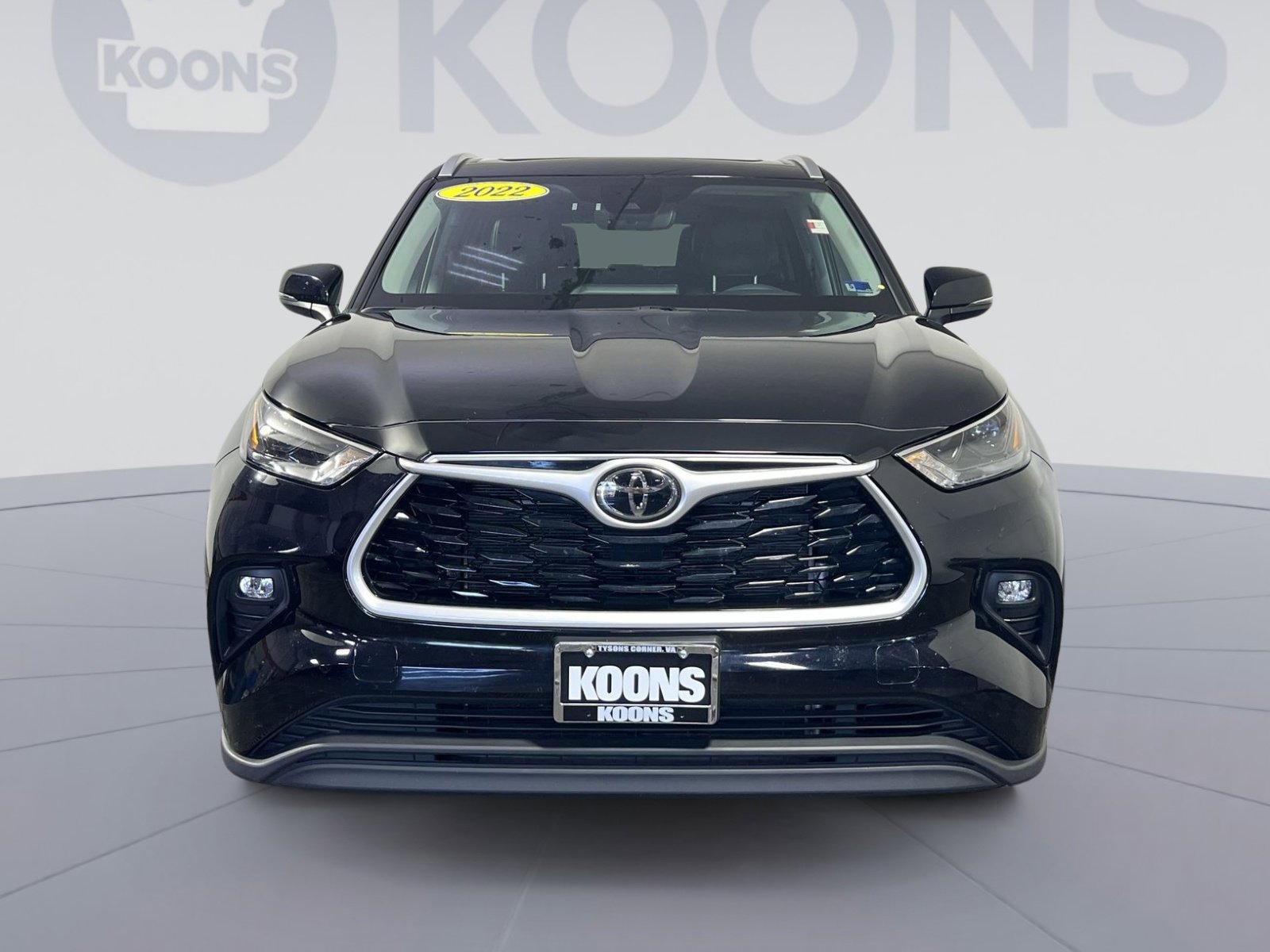 Used 2022 Toyota Highlander XLE AWD/4WD image 4