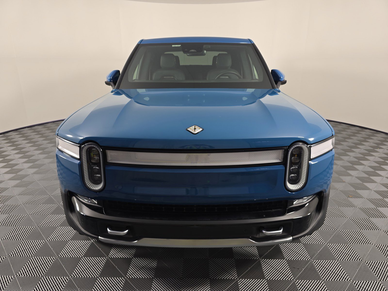 Used 2022 Rivian R1T Adventure image 8