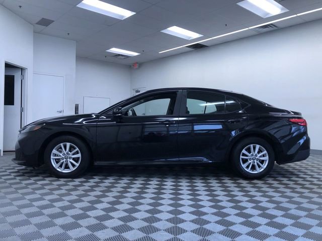 Used 2025 Toyota Camry LE image 12