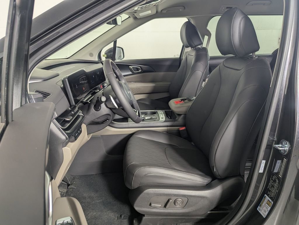 New 2026 Kia Carnival LXS FWD image 12