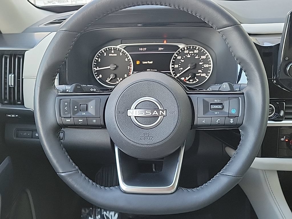 Used 2023 Nissan Pathfinder SL AWD/4WD image 28