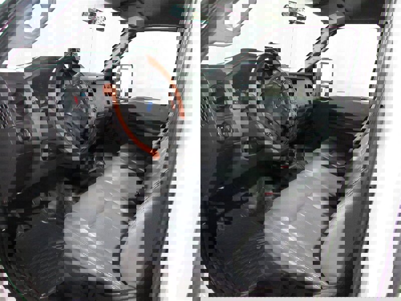 Used 2016 Ford F550 2WD Regular Cab Super Duty image 27