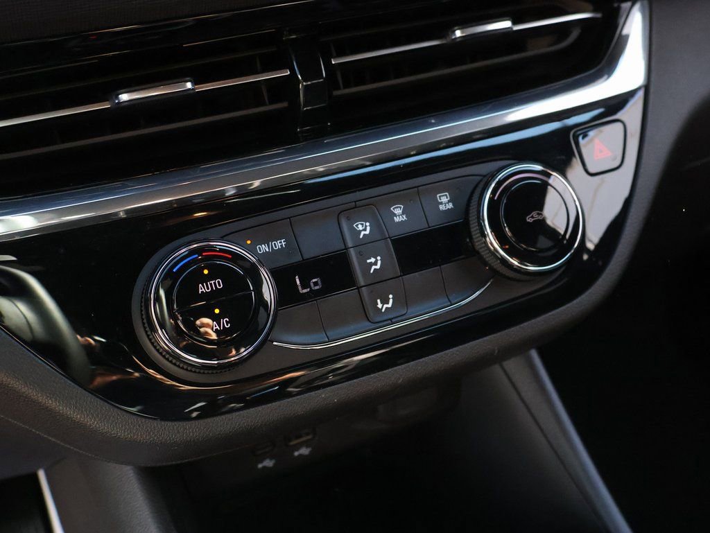 Used 2025 Buick Envista Sport Touring image 29