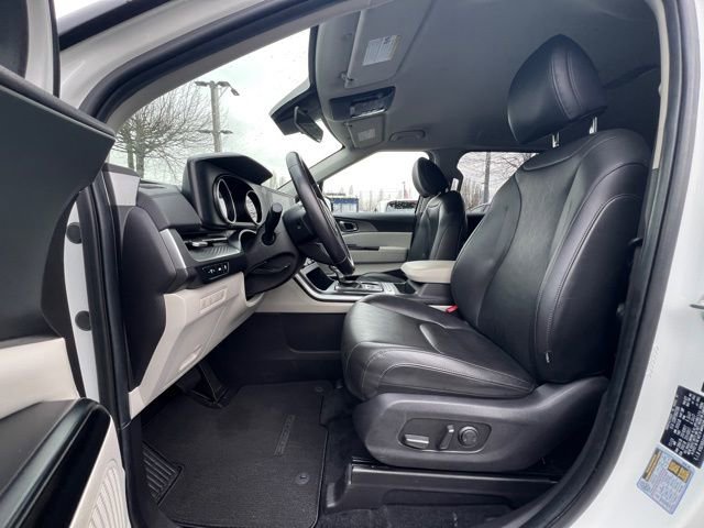 Certified 2024 Kia Carnival LX image 18