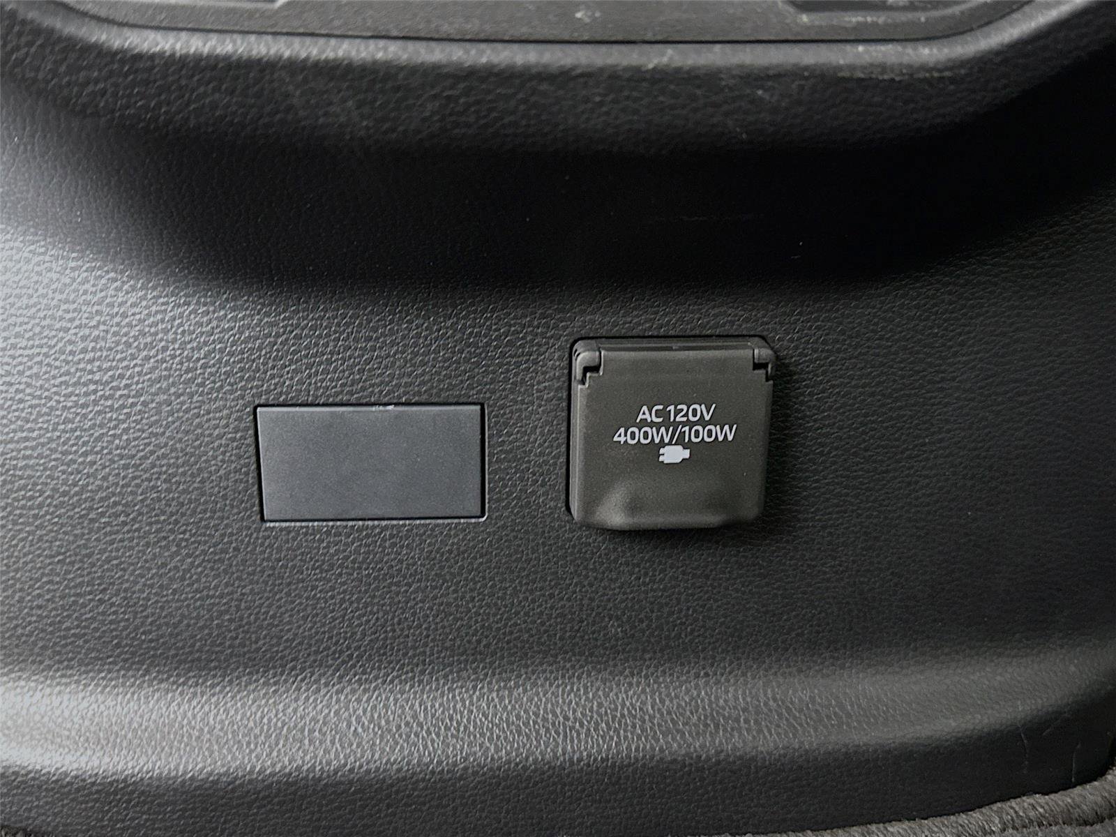 Used 2022 Toyota Tundra SR5 w/ SR5 Premium Package AWD/4WD image 39