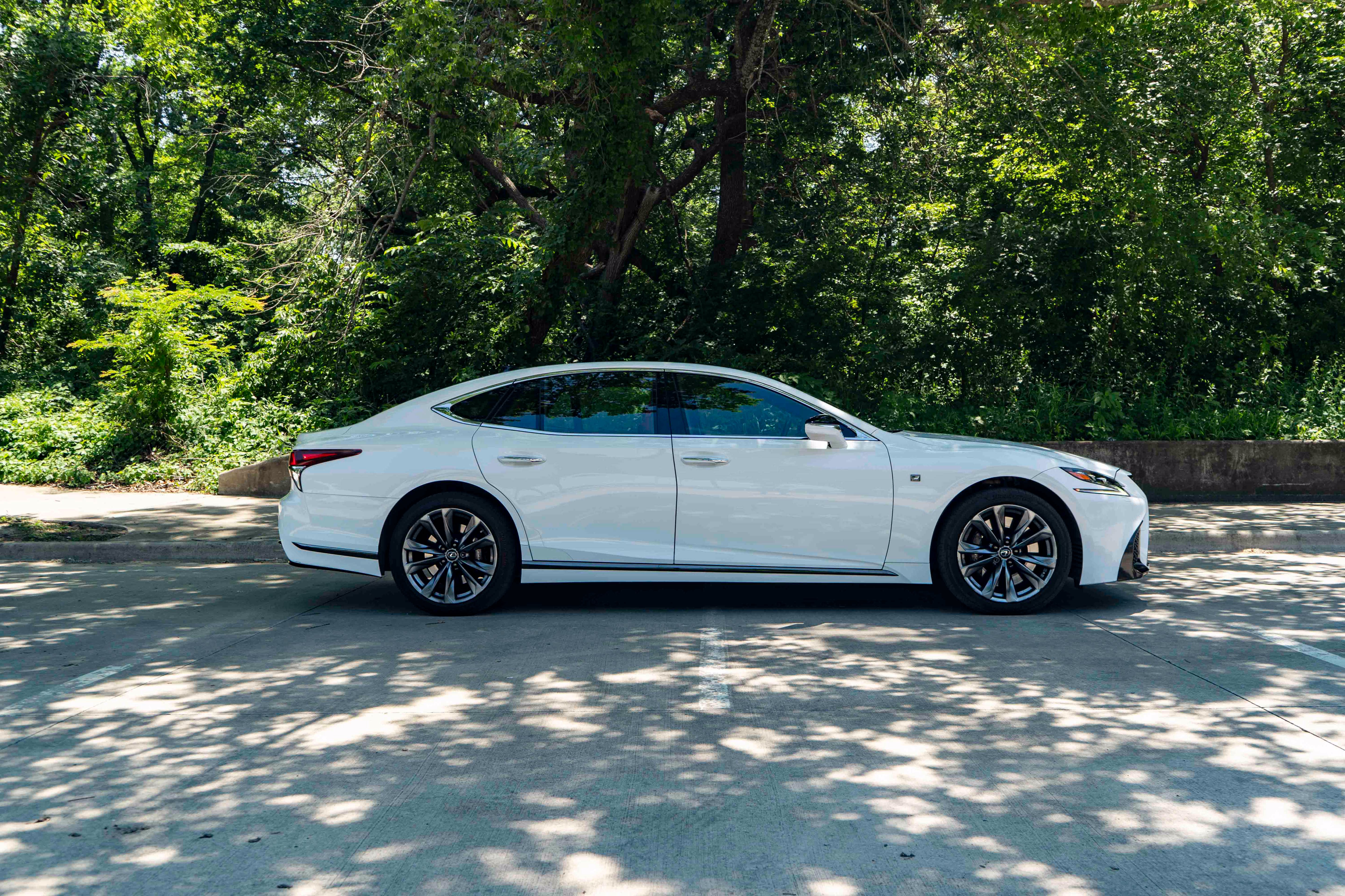 Used 2019 Lexus LS 500 F Sport w/ Accessory Package (Z2) AWD/4WD image 10