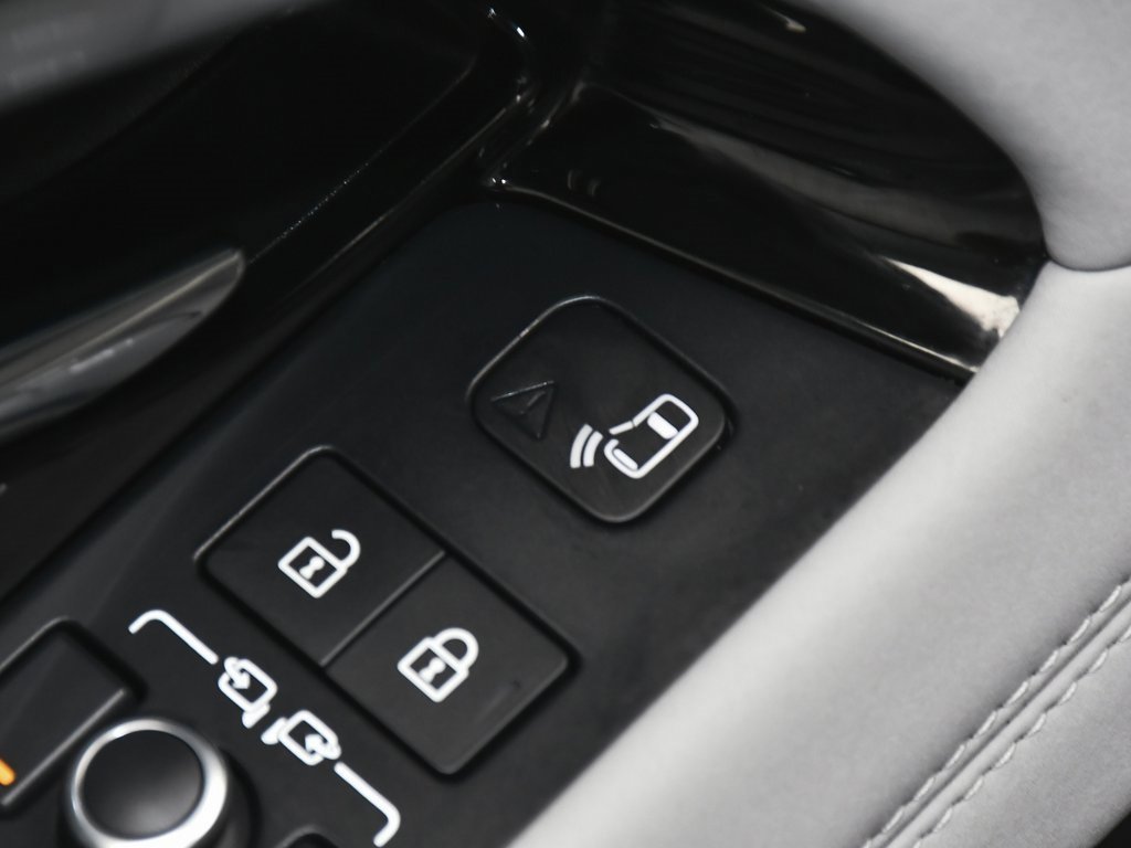 Used 2022 Land Rover Range Rover Evoque SE image 11