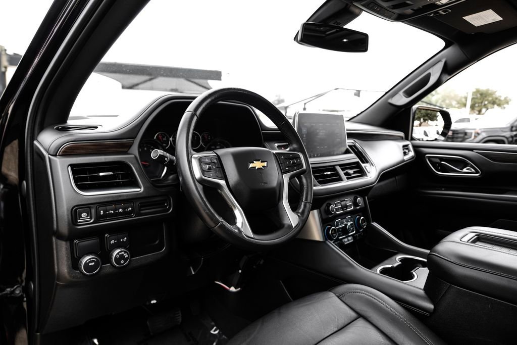 Used 2021 Chevrolet Suburban LT image 2