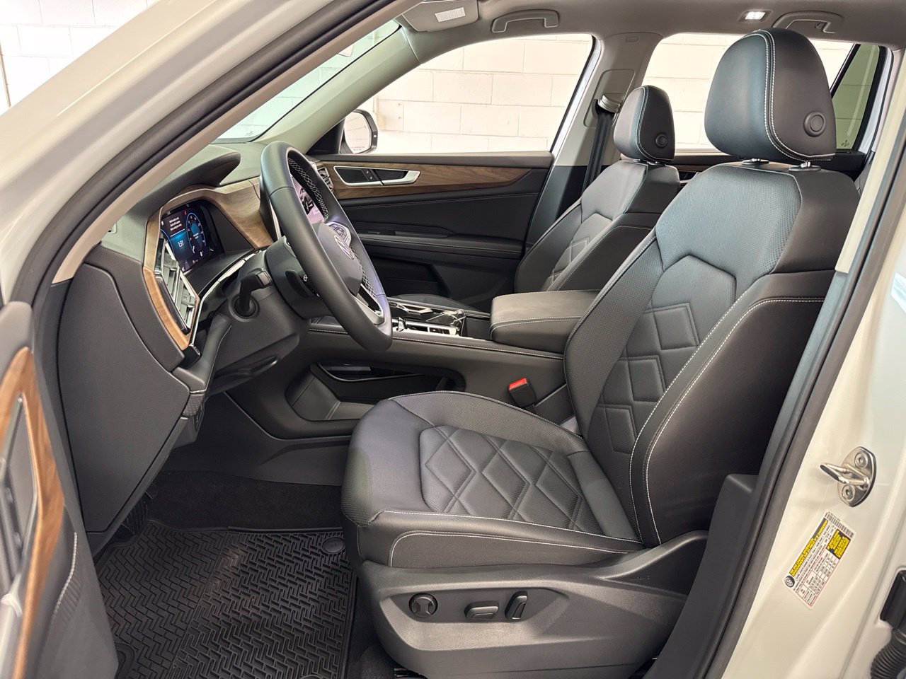 Used 2026 Volkswagen Atlas SE FWD image 16