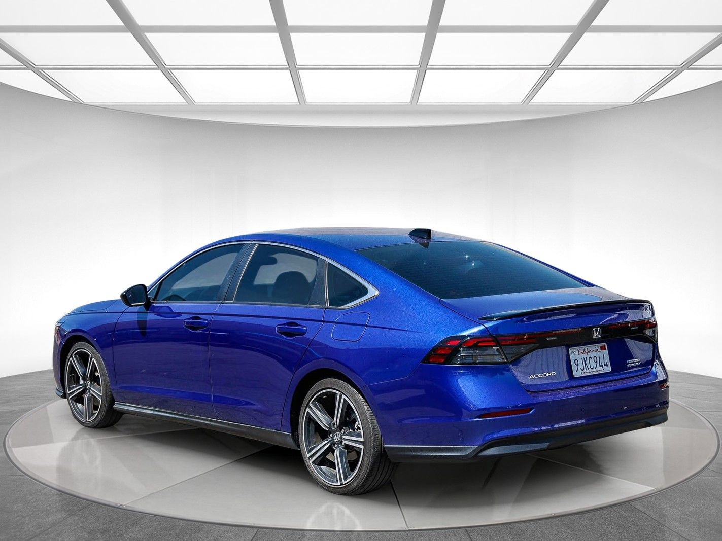 Used 2024 Honda Accord Sport image 2