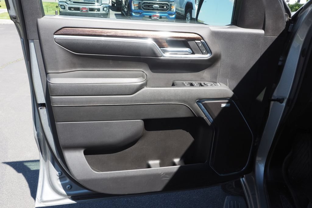 Used 2024 GMC Sierra 1500 Elevation w/ Elevation Premium Package AWD/4WD image 14