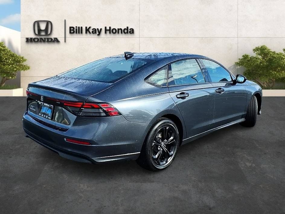 Used 2025 Honda Accord SE image 3